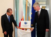 Malta Prime Minister Lawrence Gonzi (left) and EASO Executive