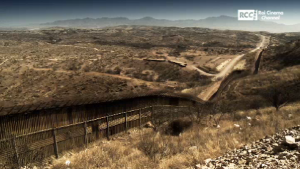 Fermoimmagine del muro tra Messico e Stati Uniti